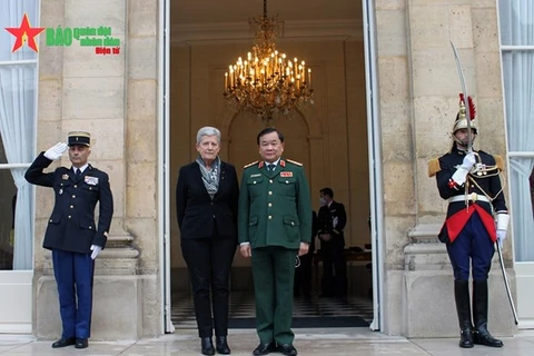 Consolidan cooperación de defensa entre Vietnam y Francia