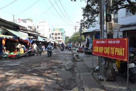 Ciudad Ho Chi Minh considera áreas fijas para vendedores ambulantes