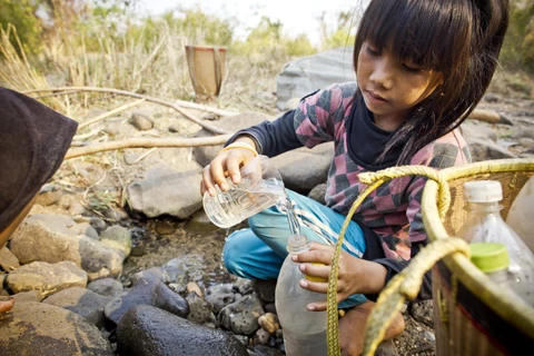 Mejoran resiliencia de niños en Vietnam ante riesgos de desastres naturales y cambio climático