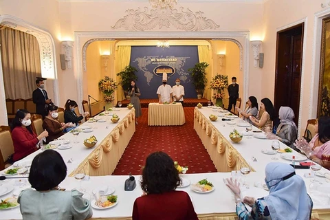 Resaltan papel del Grupo de Mujeres de Comunidad de la ASEAN en Hanoi