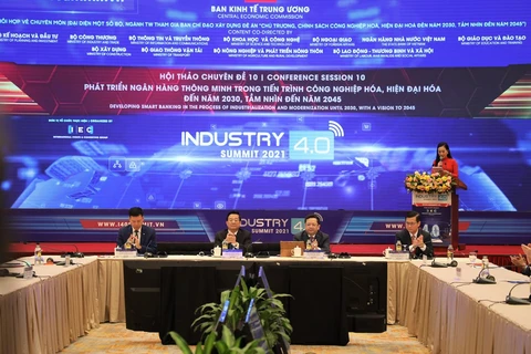 Vietnam por desarrollar banco inteligente en proceso de industrialización y modernización