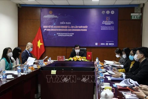Participa Vietnam en Foro Económico y Empresarial Euroasiático