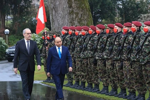 Presidente suizo preside acto de recibimiento a homólogo vietnamita