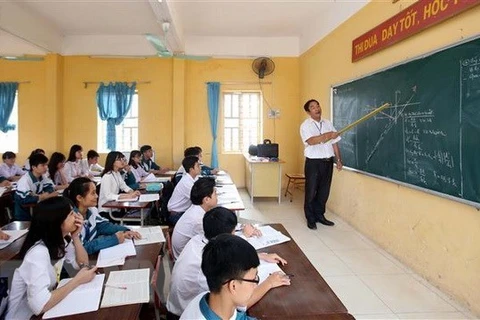 Estudiantes de bachillerato de Hanoi regresarán a la escuela
