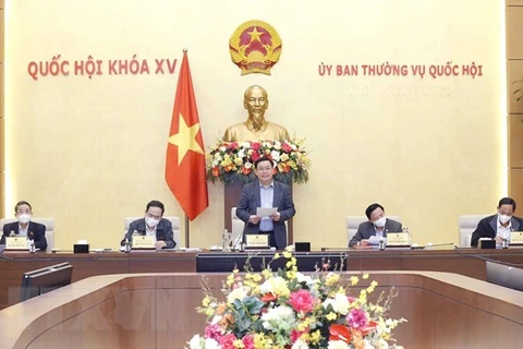 Debaten en Vietnam políticas específicas en lucha contra el COVID-19