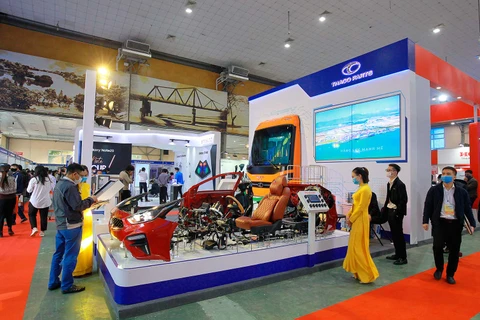 Exhibición promueve industrias auxiliar y manufacturera de Vietnam