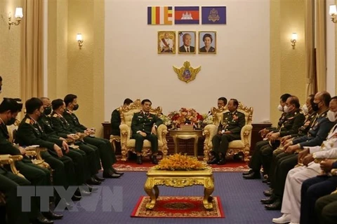 Vietnam y Camboya continúan fortaleciendo nexos de defensa en 2022