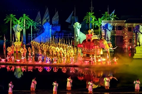 Festival de linternas ilumina ciudad antigua vietnamita 