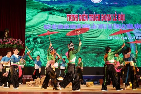 Celebran tercer Festival cultural de la etnia vietnamita Mong