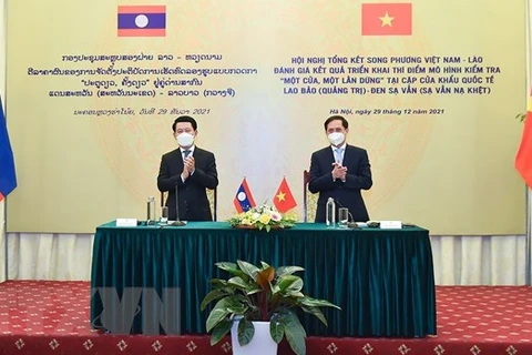 Vietnam y Laos revisan implementación de “ventanilla única”