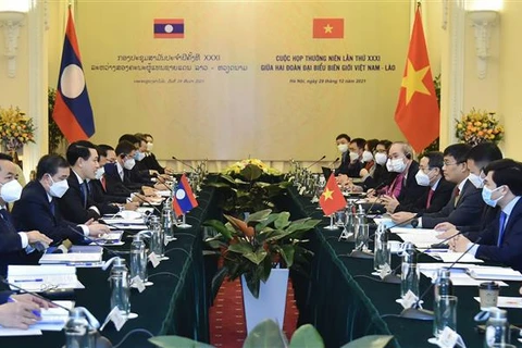 Vietnam y Laos promueven inversión en la infraestructura para facilitar comercio transfronterizo