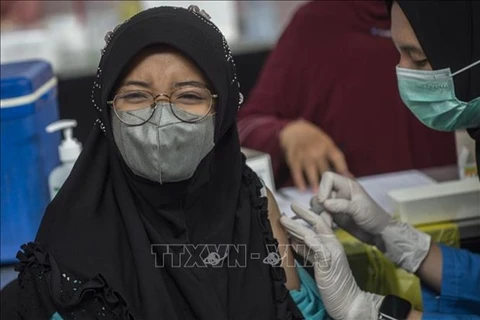 Indonesia implementará vacunas de refuerzo para la población