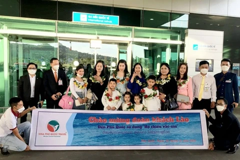 Ciudad vietnamita recibe a casi 300 turistas internacionales