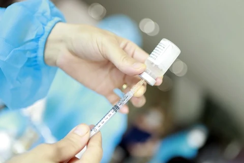 Gobierno de Vietnam da luz verde a compra de vacuna para niños de 5 a 11 años