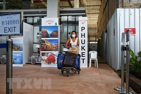 Tailandia considera retrasar exención de cuarentena para turistas extranjeros