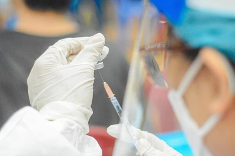 Vietnam recibe más de 195 millones de dosis de vacunas contra el COVID-19
