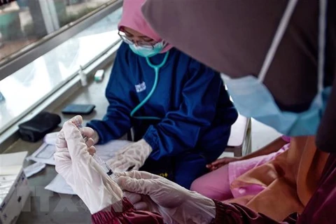 Casos de COVID-19 en Indonesia aumentan 70 por ciento en solo un día