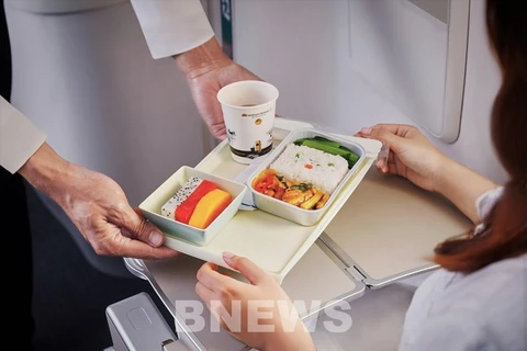 Vietnam Airlines reanudará servicio de catering a bordo