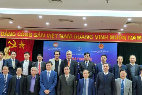 Apoyan a residentes vietnamitas en el ultramar invertir en su patria