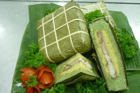 Celebran concurso de elaboración de pasteles de arroz vietnamitas en Singapur