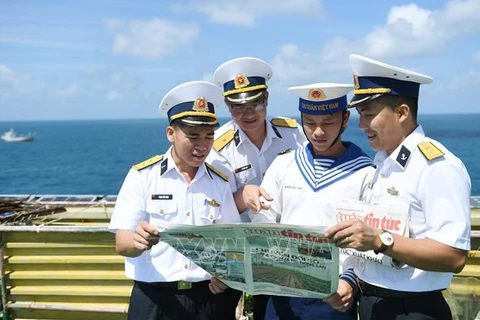 Llega la primavera a plataforma DK1, marcador de soberanía de Vietnam en mar