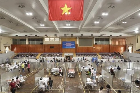 Elogia premier vietnamita logros del sector de salud en 2021