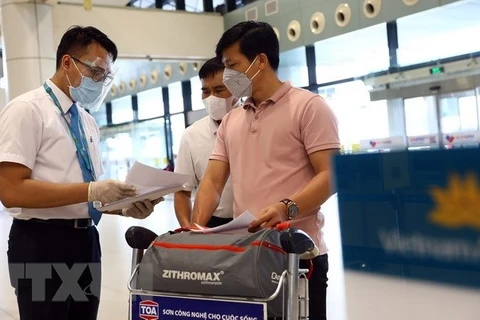 Aplica Vietnam nuevas normas de prevención contra el COVID-19 para vuelos domésticos