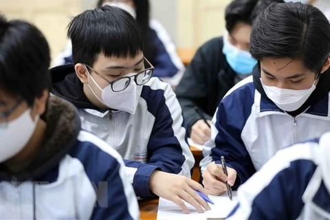Exhortan a preparar planes lectivos de compensación en regreso a escuelas en Vietnam