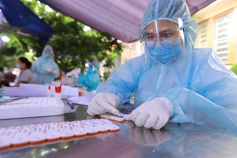 Disminuye número de nuevos casos nuevos de COVID-19 en Vietnam