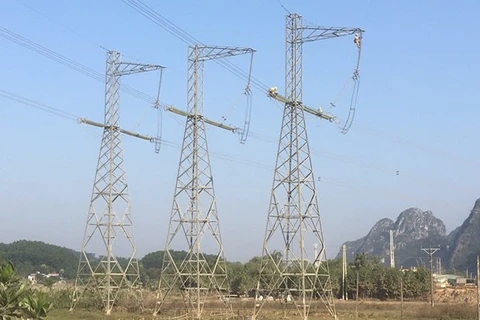 Laos permite estudiar construcción de línea de transmisión eléctrica conectada a Vietnam