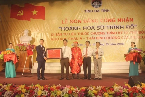 Promocionan patrimonios de la aldea vietnamita de Truong Luu al mundo