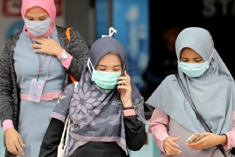Indonesia acelera campaña de vacunación para combatir tercera ola del COVID-19