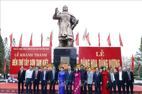 Presidente vietnamita asiste a inauguración de templo dedicado al rey Quang Trung 