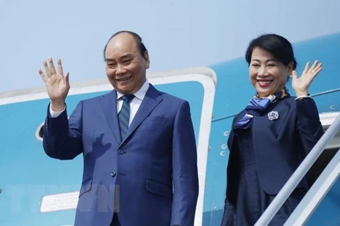 Presidente de Vietnam parte de Hanoi para la visita estatal a Singapur