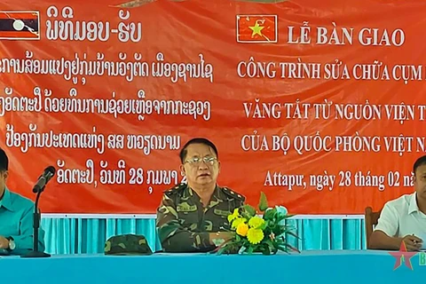Ministerio de Defensa de Vietnam entrega obras de reparación a Laos