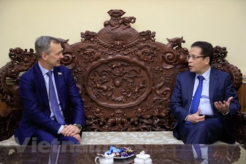 Vietnam y Rusia acuerdan promover cooperación económica y comercial 