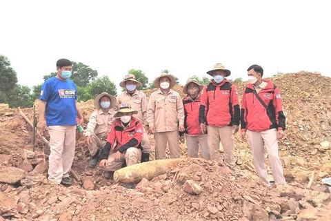 Extraen bomba remanente de guerra en provincia vietnamita de Quang Binh