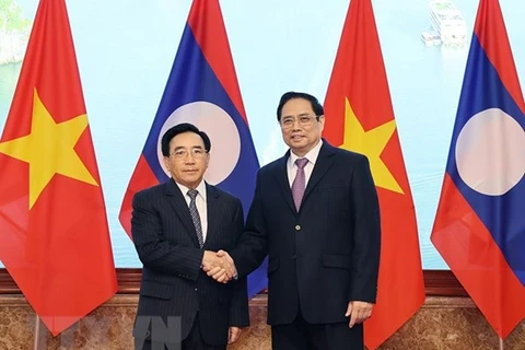 Periódico laosiano resalta cooperación integral con Vietnam 