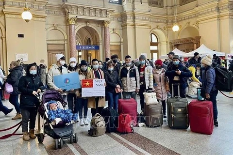 Vietnamitas en varios países unen manos para ayudar a compatriotas en Ucrania