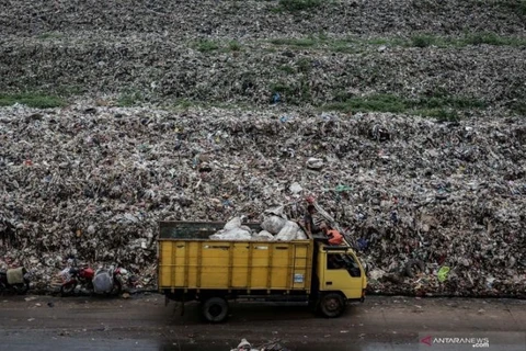 Indonesia busca colaboración con Japón para mejorar gestión de residuos