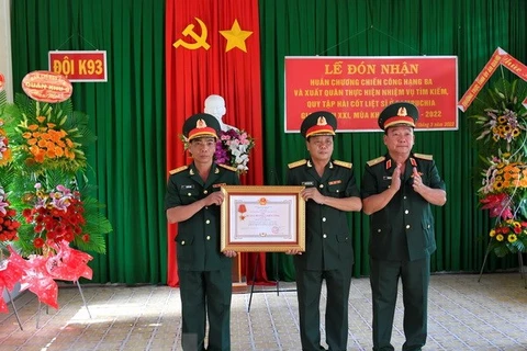 Honran a equipo vietnamita de repatriación de restos de soldados en Camboya