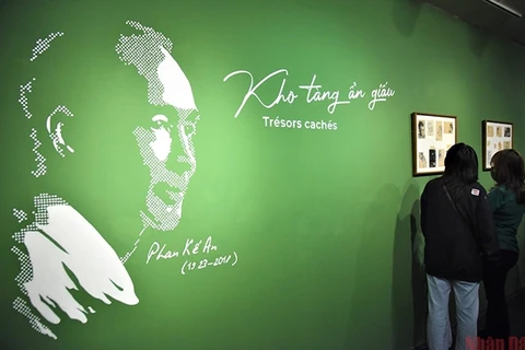 Inauguran en Hanoi exposición de obras inéditas del desaparecido pintor Phan Ke An