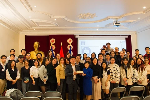 Destacan actividades de Asociación de Estudiantes Vietnamitas en Francia