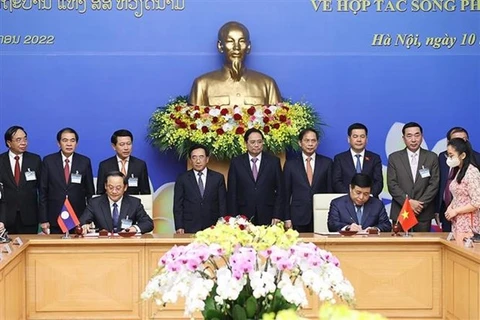Prensa laosiana resalta nexos de solidaridad especial con Vietnam