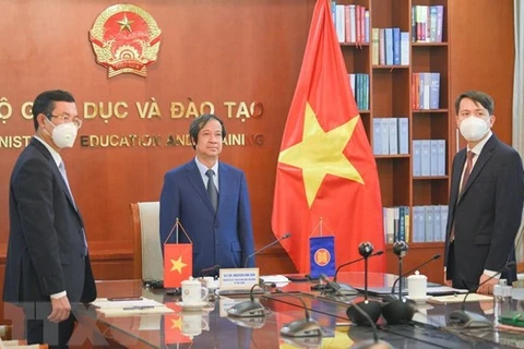 Vietnam asume cargo de presidente del canal de educación de ASEAN