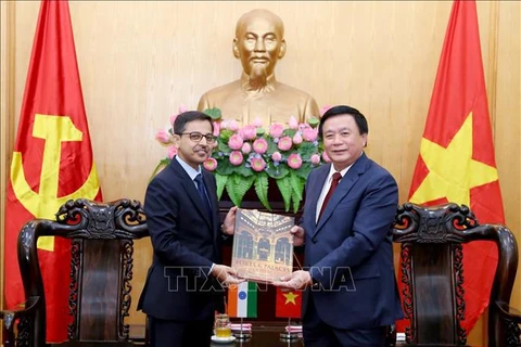 Academia Nacional de Política de Ho Chi Minh promueve cooperación con sus socios de India y Singapur