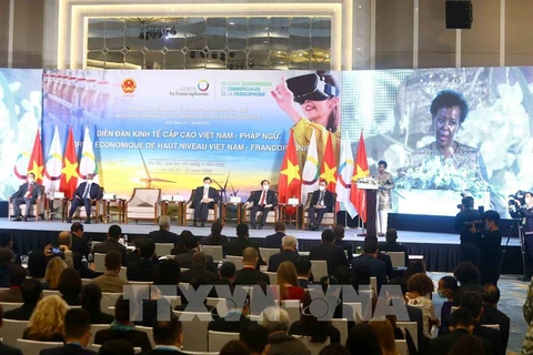 Empresas vietnamitas y socios francófonos firman diversos acuerdos de cooperación