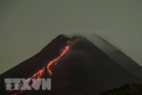 Miles de personas evacuadas en Filipinas por la erupción del volcán Taal