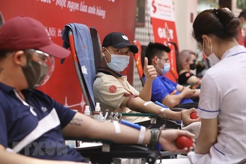 Nutrida participación en campaña de donación de sangre en Hanoi
