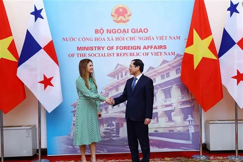 Abogan por elevar eficacia de la cooperación entre Vietnam y Panamá